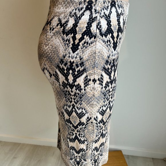 Witchery Ladies Cream & Black Snake Skin Print Stretch Midi Pencil Skirt Size 14 - Picture 8 of 12